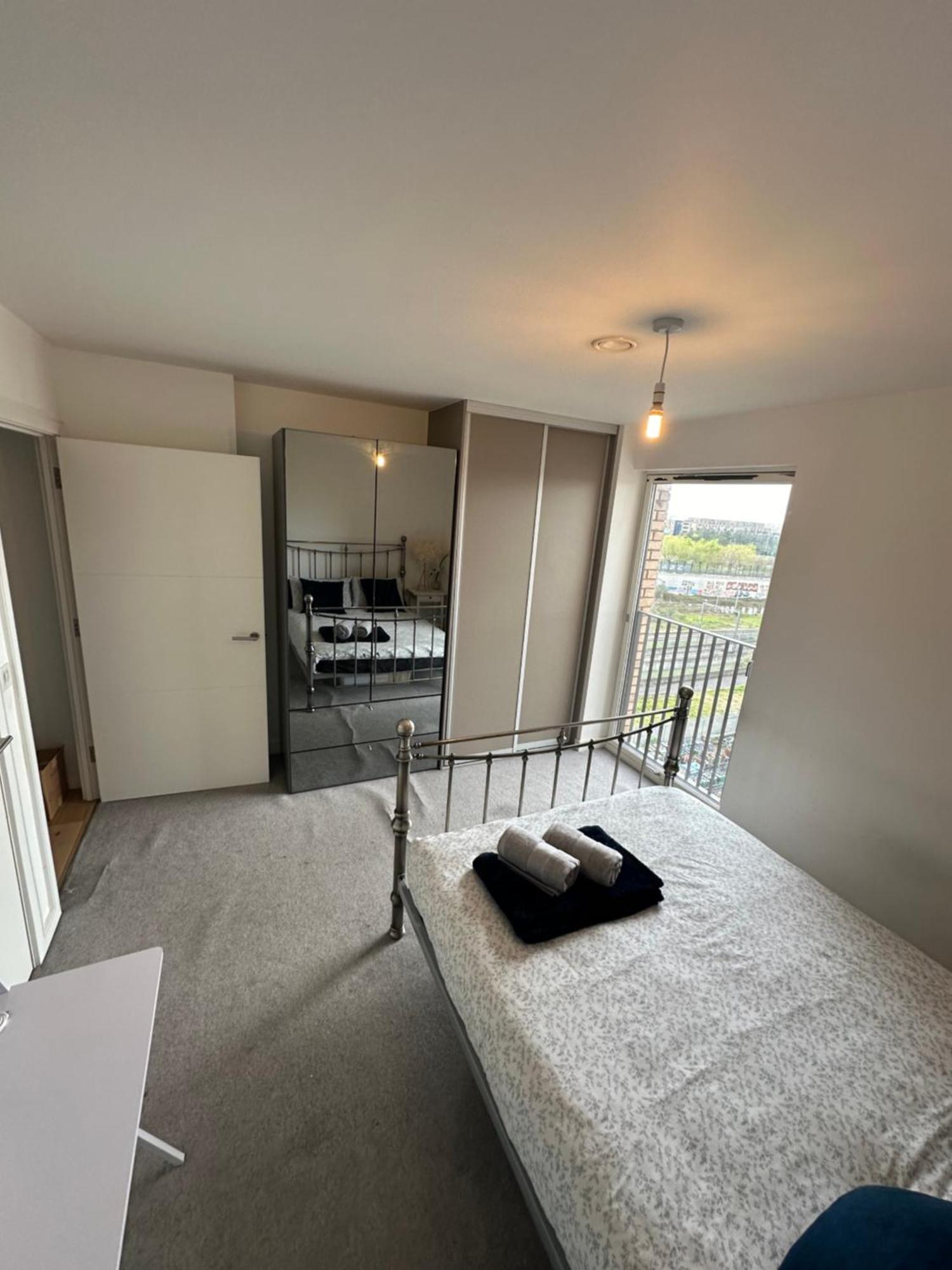 Luxury 3 Bedroom Flat In Stratford, London Exterior photo