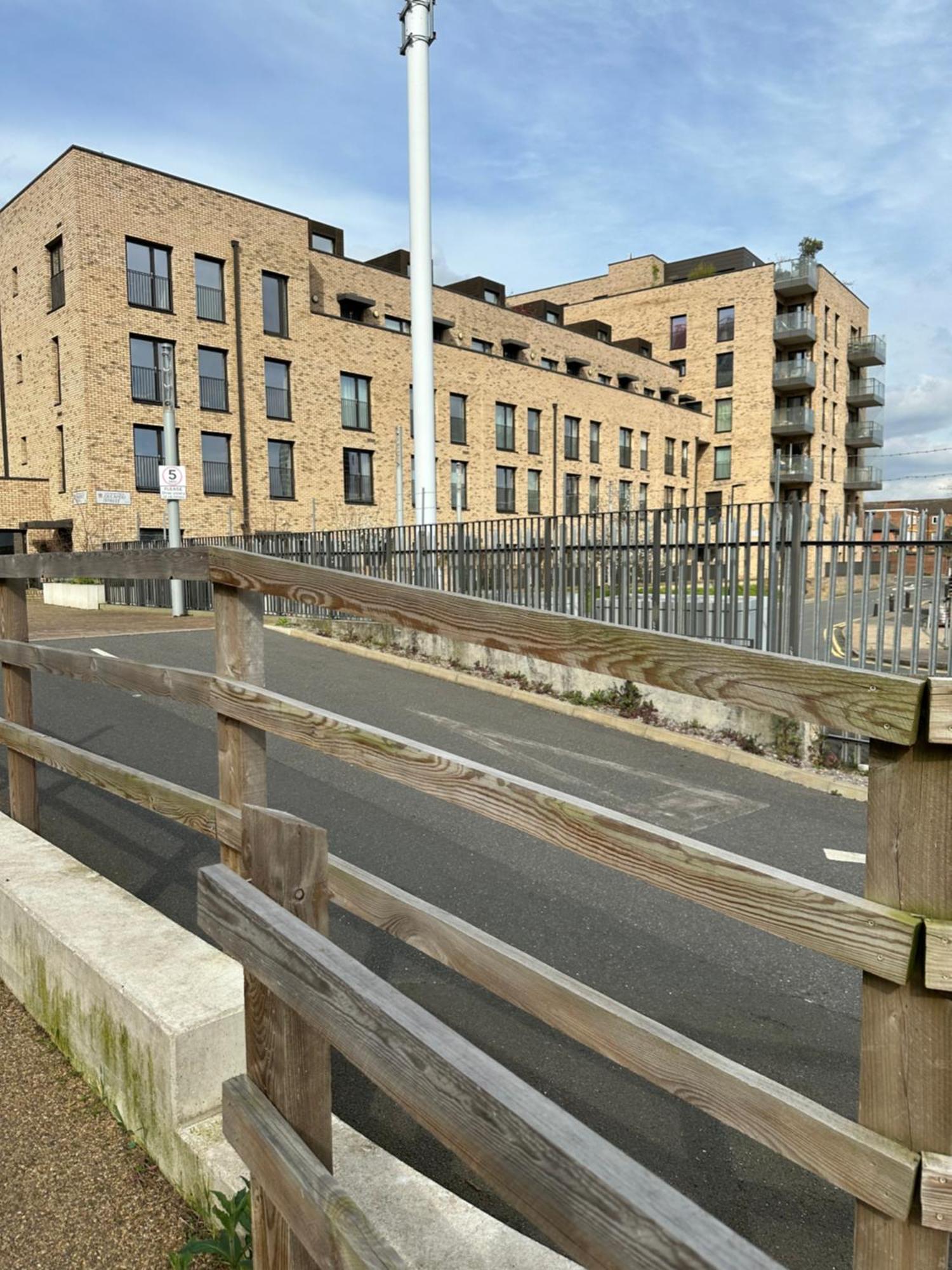 Luxury 3 Bedroom Flat In Stratford, London Exterior photo